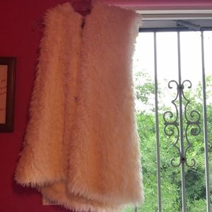 White Fur Plush Vest Size M Fashionnova